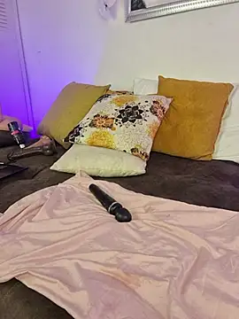 Laurabassii - Oil my tits🔥:movingboobs:+ slap x 10: