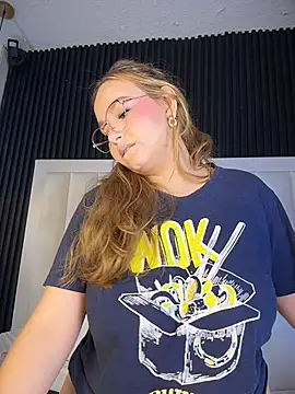 Miaa_duque - Show tits + cum on tits