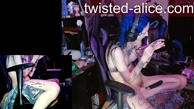 Twisted_Alice - dlldo play (halloween dildo)