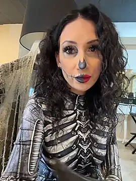BeckyShineX - Spooky tease🎃