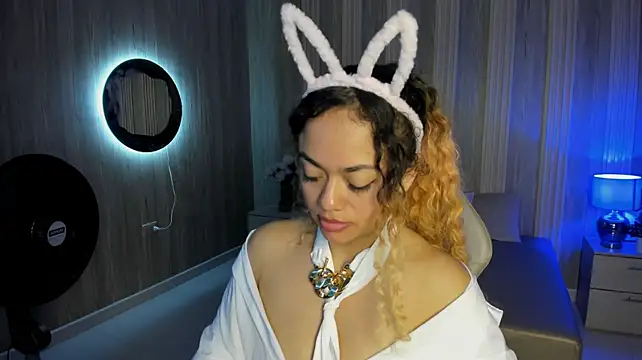CurlyMamii - Spank ass! (x10) 🔥