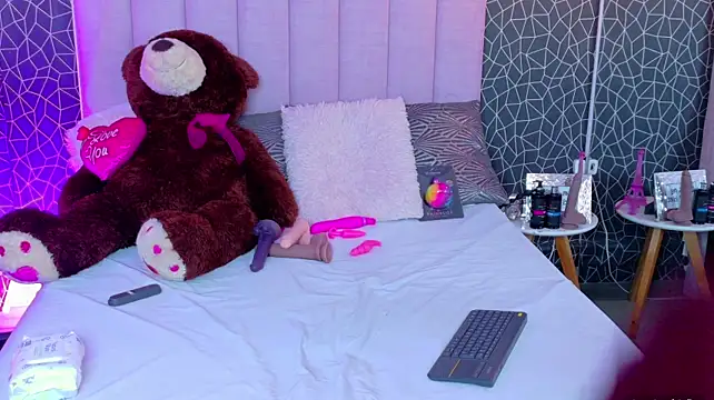 Antonella_Escudero - Show boobs + oil massage 🌸💦