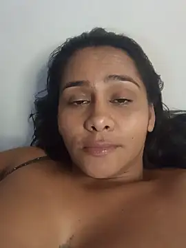 Annie_maracas