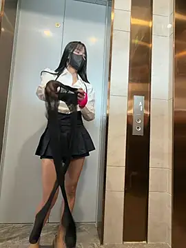 Xiao-Lin - 户外刺激裸上身