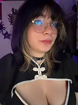 Poisonissa - Oil, nipple clamps and spanks on boobs