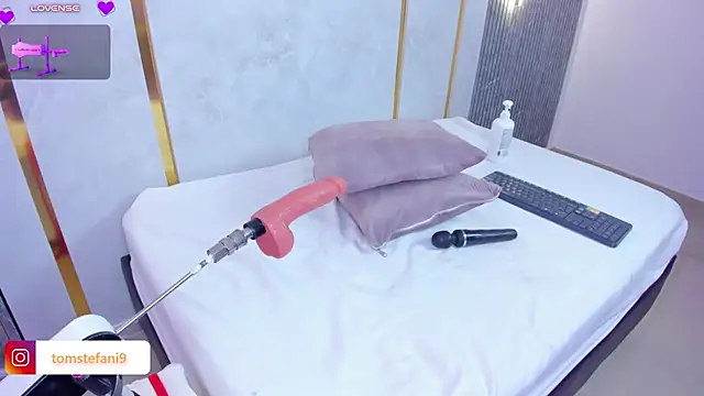 Amor_smith_ - NAKED + OIL ALL OVER MY BODY