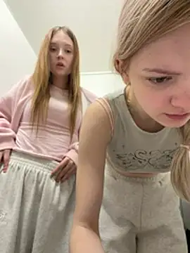 Elsawhere - O M G! show NEW girl's ass in panties!