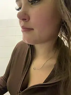 Cristal-Et-Moet - Riding a BBC to squirt🥵💦