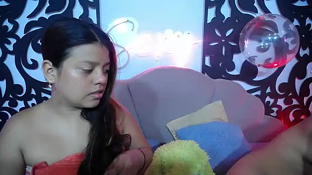 Kittens_hornxyxx - Bra off