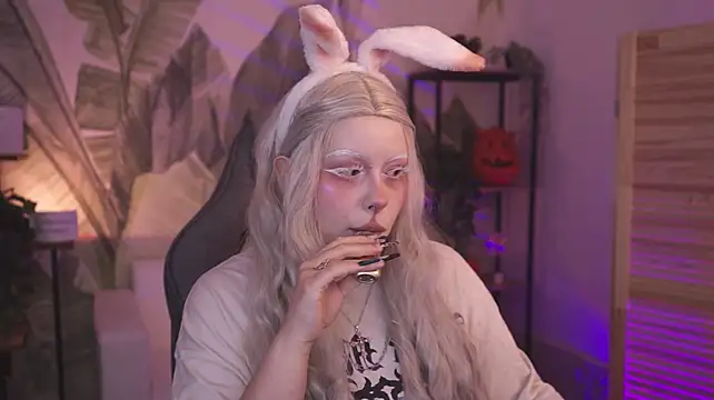 CoraMiel - for a great halloween party after stream