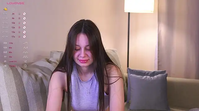 Chillgirll - suck and lick fingers