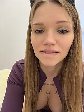 StreetSquirt - take off panties+rub pussy with it