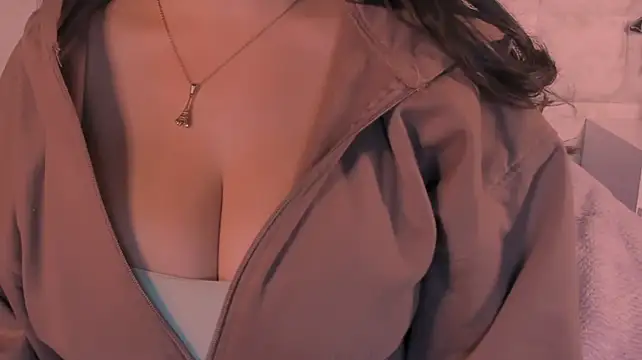 Lea_velle - Sensual spit on my boobs