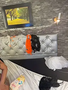 ManuelaVeeleez - Kiss hot +suck boobs