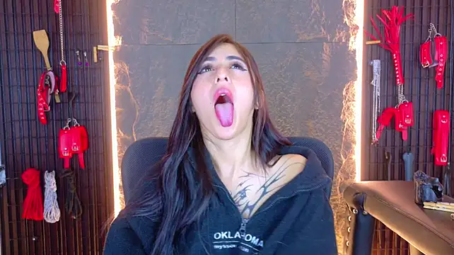 Lilith_jeane_7 - 50 wooden spanks on my tits