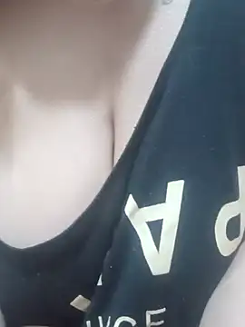 Pelirojaxxx777 - Me quito la ropita?
