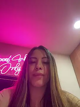 Sexyyykloee - make me horny mmmm