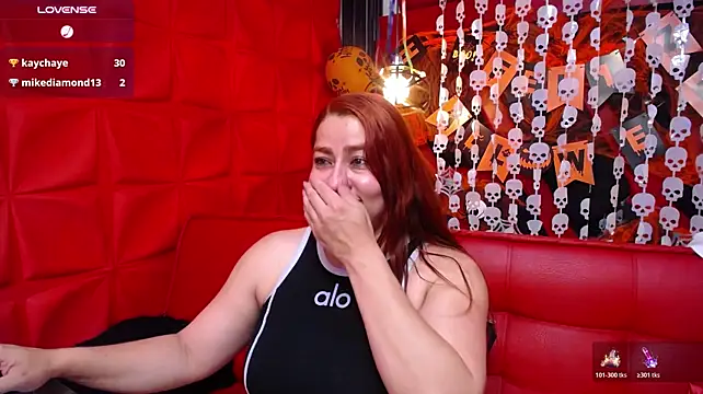 Clhoe-blake - show tits