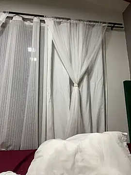 Chloefixxx - show us that sweet pussy