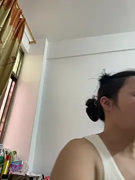 Amy1688 - 户外脱内裤特写小穴