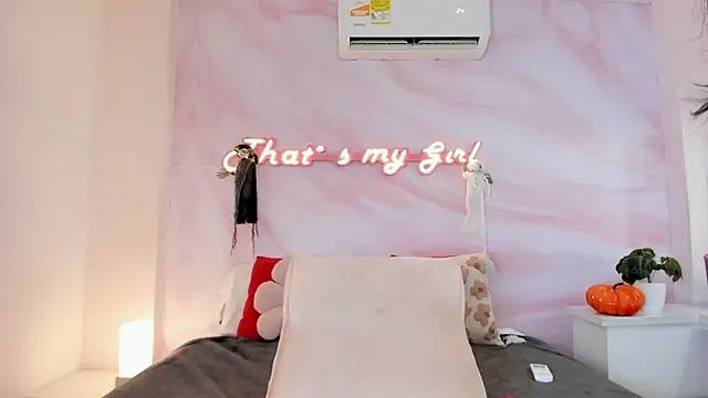 EVANGELIINE_21 - spit pussy + rub clitoris 🔥