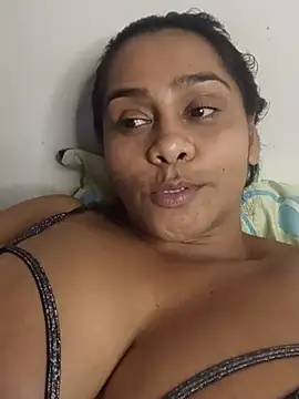 Annie_maracas