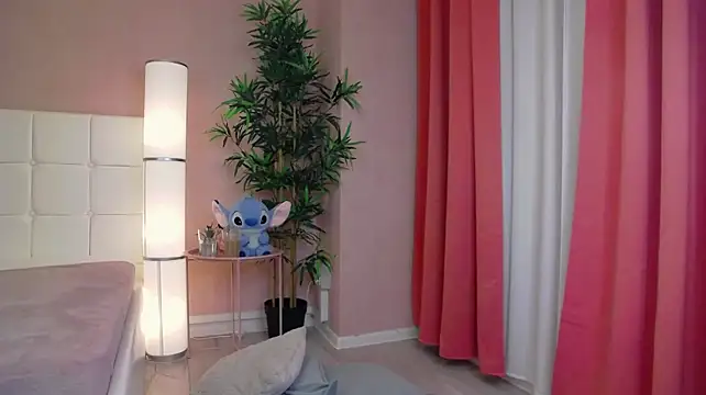 SarahCooper - Doggy pussy play