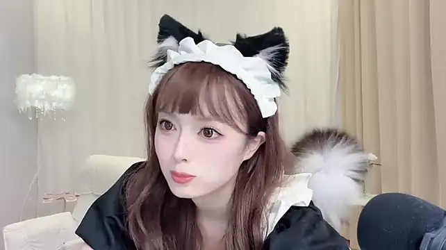 LiLy0608 - 何かご用ですか、ご主人様？（主人，有什么吩咐吗？）
