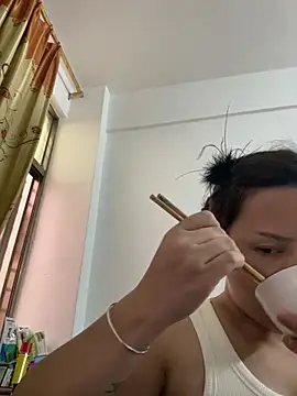 Amy1688 - 户外脱内裤特写小穴