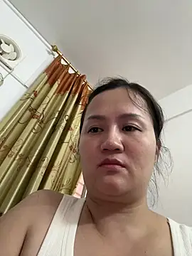 Amy1688 - 户外脱内裤特写小穴