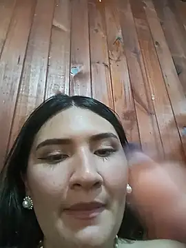 Rebekaah_ - Bailar desnuda en publico