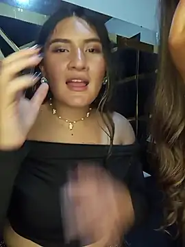 Rebekaah_ - Bailar desnuda en publico