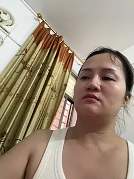 Amy1688 - 户外脱内裤特写小穴