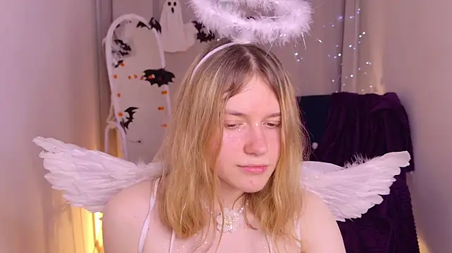 MilanaRayy - KISSES AGAIN