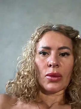 Tania201243 - Show tits😊