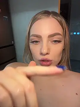 HugeBoobsAlice - DOUBLE SQUIRT WITH 4 FINGERS INSIDE