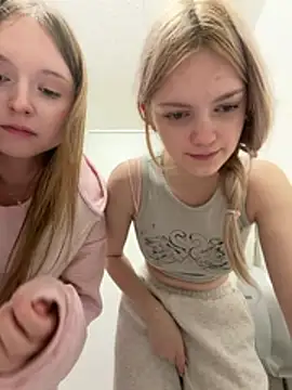 Elsawhere - Jenny spank Elsa 1ST TIME EVER!