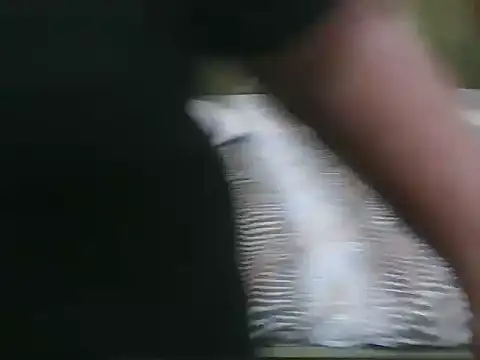 Tuntun_bhabhi02 - legs tease...
