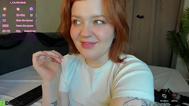 Michele_Greenn - Suck finger+eyes contact