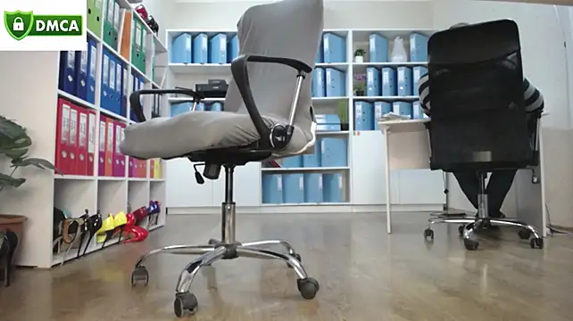 Secret-office - Bring me to orgasm;)