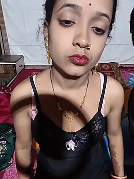 Shsjaks - Full nude showi n public
