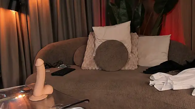 LisaAventi - Don't be shy I will not bite you😈👻