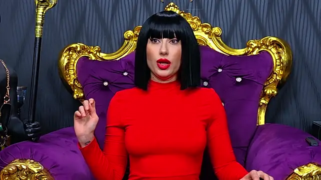 LaraMaeve - Worship my feet!