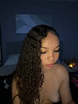 Nikkiloveee