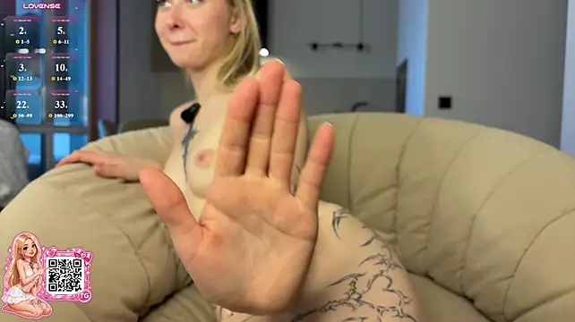LumiyaSunny - Suck finger close to cam