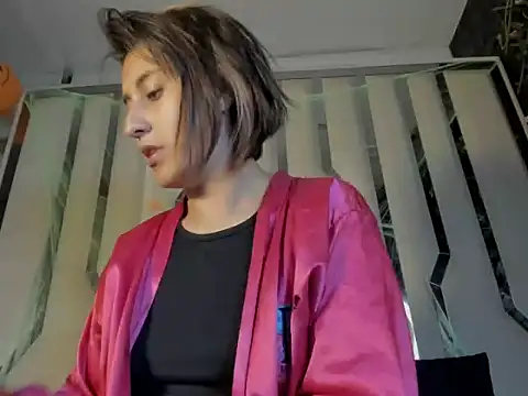 AngelaLinaresx69 - anal + Hitachi vibración baja 5 min