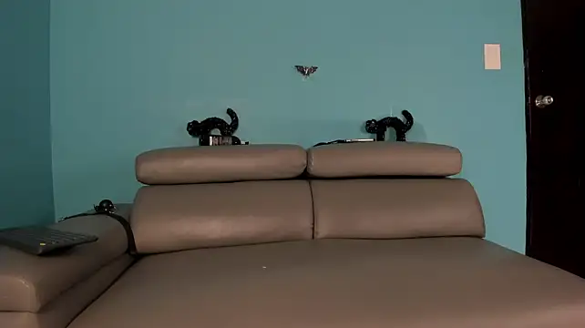 Cutebutharderbe - fingering in pussy