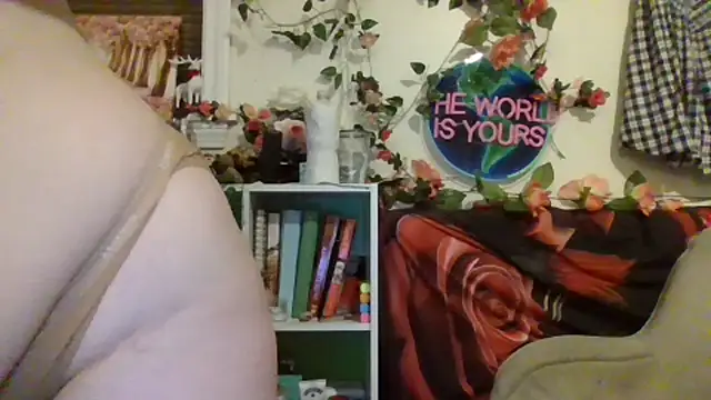 AverageRose - SHOW & SHAKE ASS 3 MINS