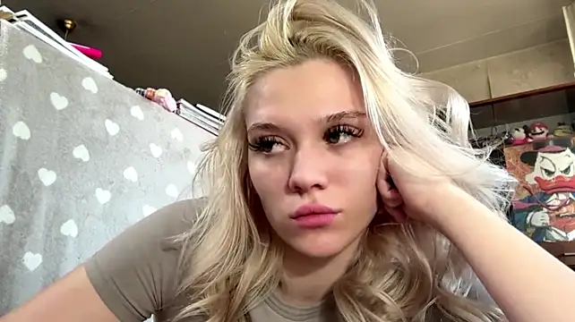 ChantellBuist - Pull on the top to show the shape boobs