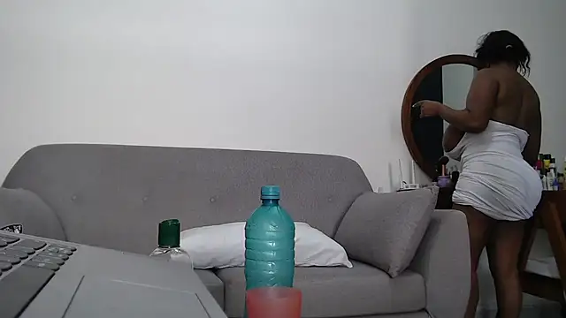 Katt008 - naked squirt cum show